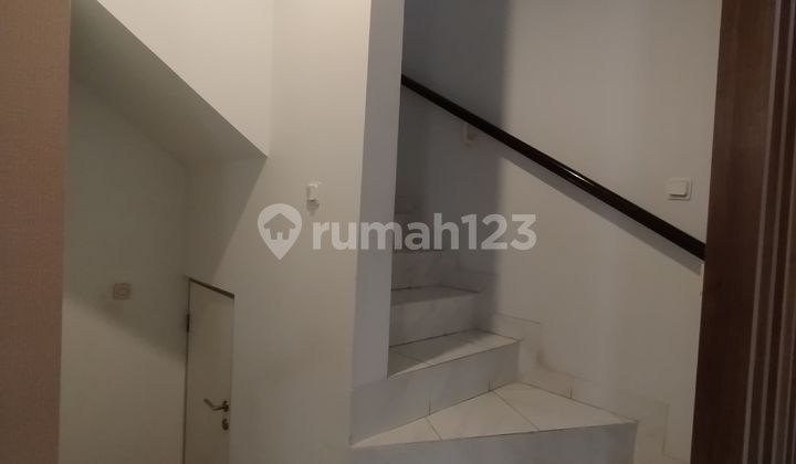 Rumah Malibu Village Gading Serpong Semi Furnished