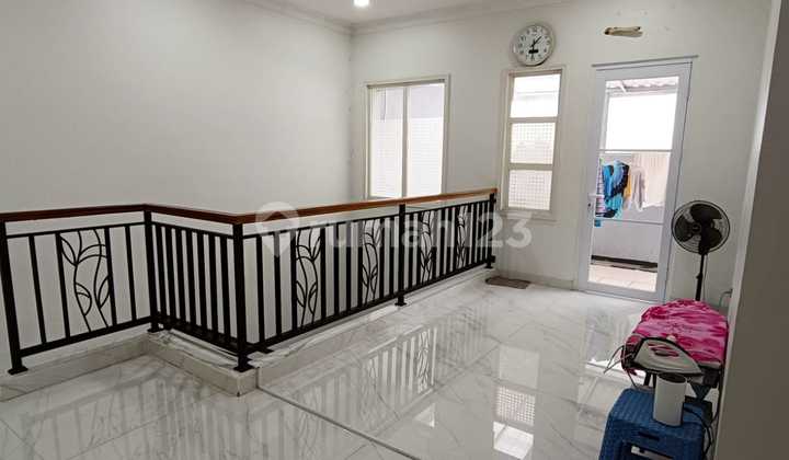 Semi-Furnished House in The Springs Cluster Grisea Gading Serpong 2