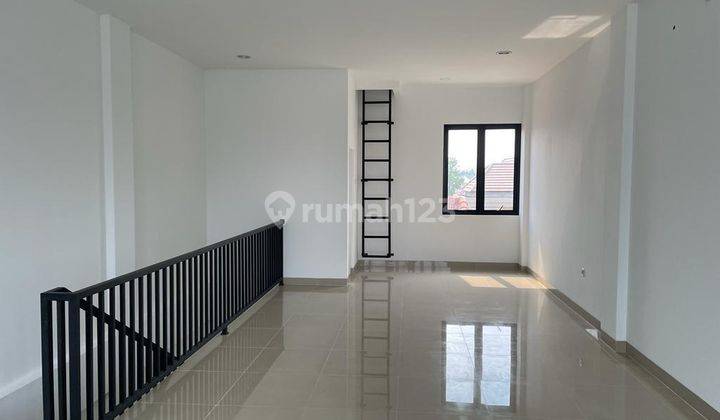 Ruko 3 Lantai Baru di Nusaloka Bsd City Pinggir Jalan Siap Pakai 4