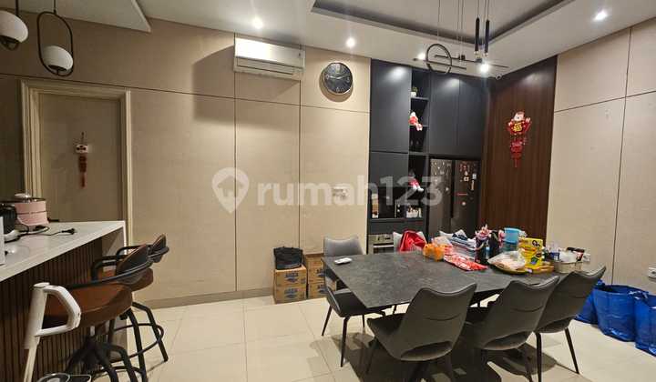 Flamingo House Gading Serpong price 3 billion, furnished, ready to occupy. 2