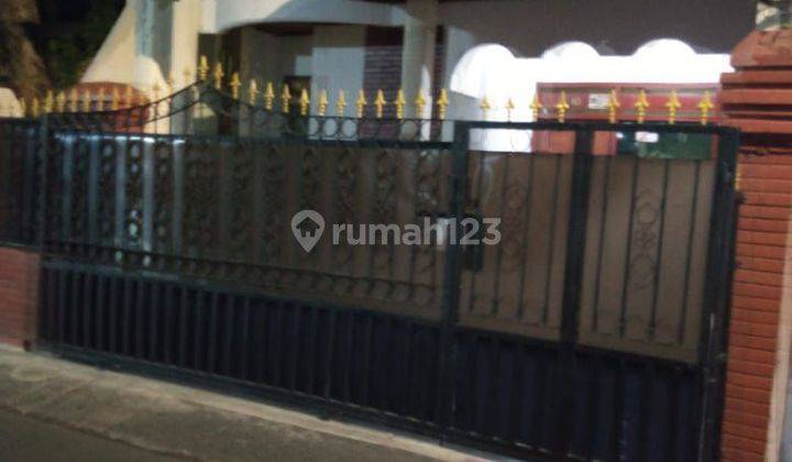 Rumah 1,5 Lantai Siap Pakai dan Strategis di pusat kota di Cempaka Putih 1