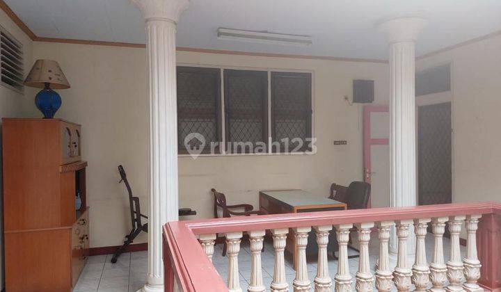 Rumah Huk 2.5 Lantai Luas di Tomang Jakarta Barat Dijual 2