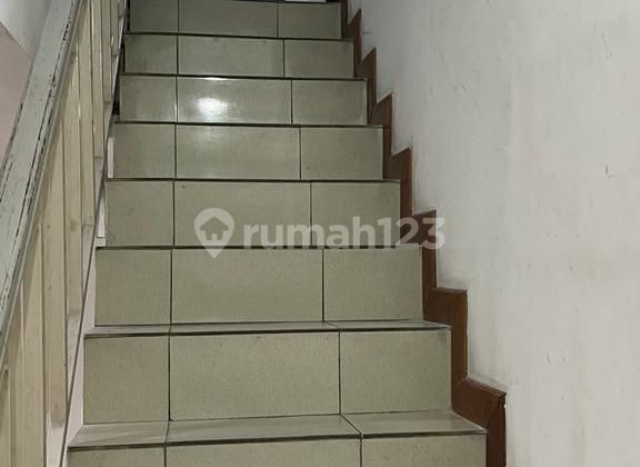 CHEAP!! READY-TO-USE TERRACE HOUSE IN ROA MALAKA, CITY 2