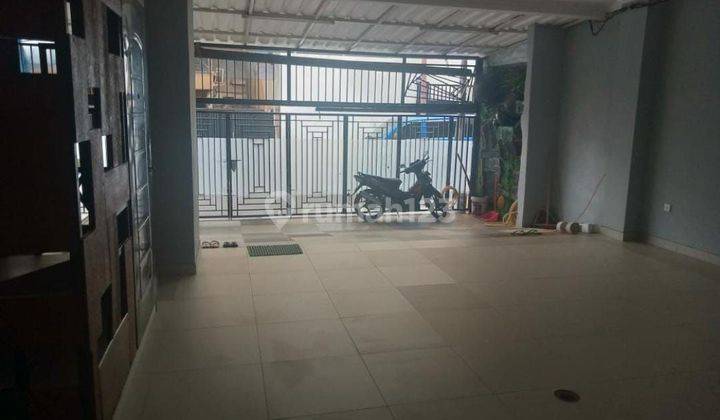 Rumah kost strategis 3 Lantai Bagus di Matraman Jakarta Timur 1