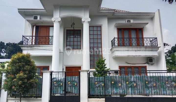 Rumah Luas dengan Kolam Renang di Sentul City Bogor 1