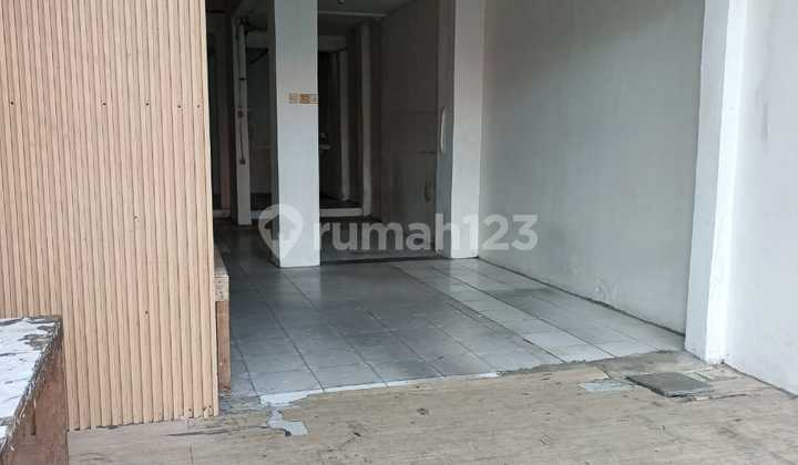 Strategic Shop House in Senen, Central Jakarta 2