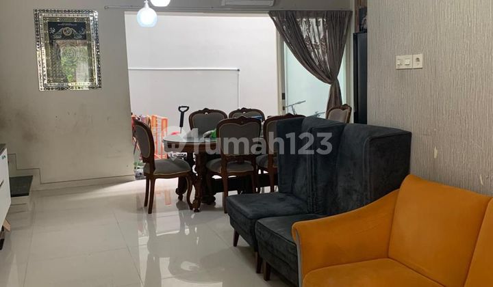 For Sale Semi-Furnished House in the City Center 2
