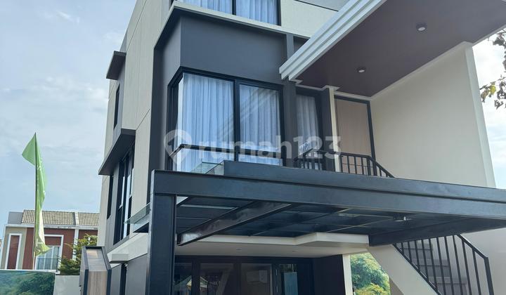 Dijual Rumah 3 Lantai 2