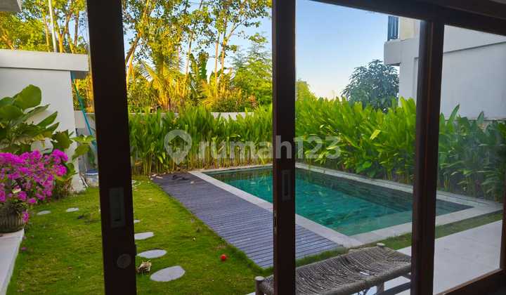 VILLA TROPICAL 2 Bedrooms CEMAGI CENTRAL BEACHSIDE VILLA TROPICAL 2 Bedrooms CEMAGI CENTRAL BEACHSIDE