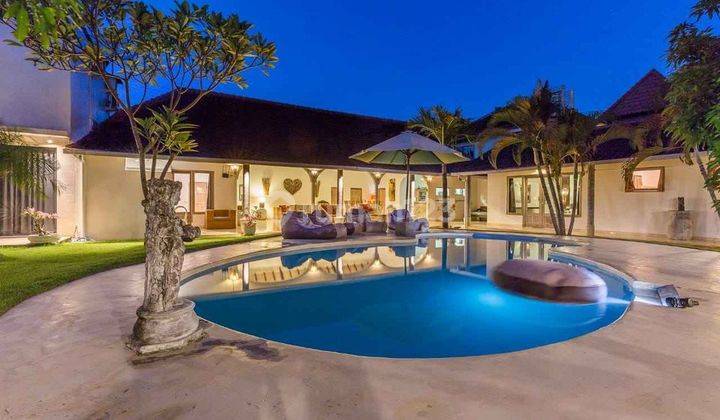 Spacious and Luxurious 3 Br Villa in Seminyak Near LP Kerobokan 1