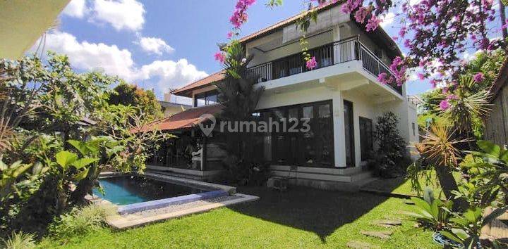 3 Br Villa in Batu Bolong Canggu Strategic Location 1