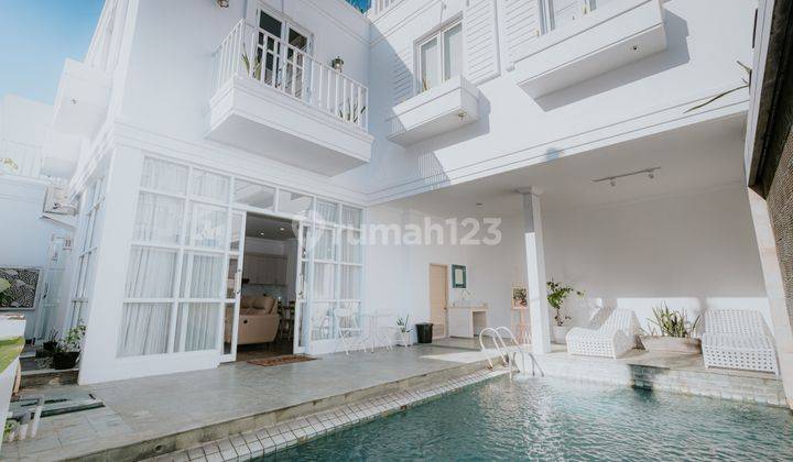 Villa 3 Br di Petitenget Full Furniture  1