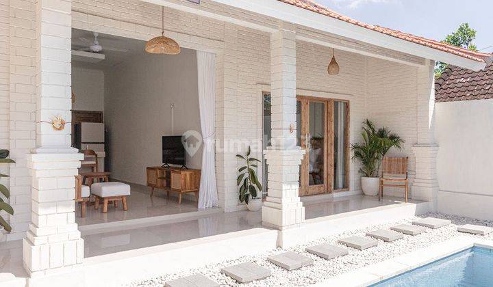 2 Br Villa in Padonan Canggu Minimalist All White 2