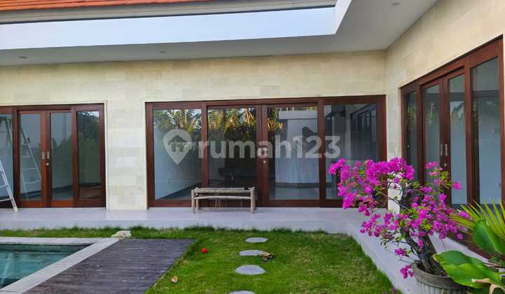 VILLA TROPICAL 2 Bedrooms CEMAGI CENTRAL BEACHSIDE VILLA TROPICAL 2 Bedrooms CEMAGI CENTRAL BEACHSIDE