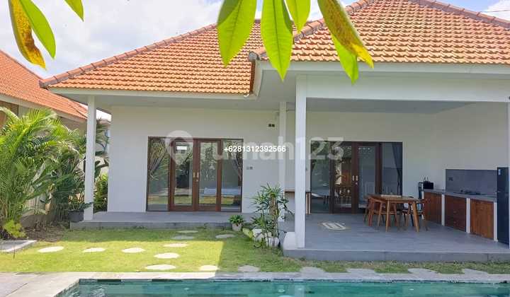 VILLA 2 BEDROOMS SESEH WALKING DISTANCE TO THE BEACH VILLA 2 BEDROOMS SESEH WALKING DISTANCE TO THE BEACH
