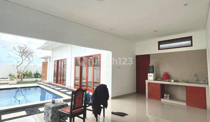 New 2 br villa on Canggu highway, walking distance to shops, restaurants etc. 2