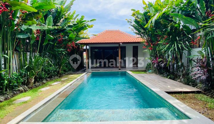 TROPICAL MODERN 2 Bedrooms VILLA IN CEMAGI CENTRAL BEACHSIDE