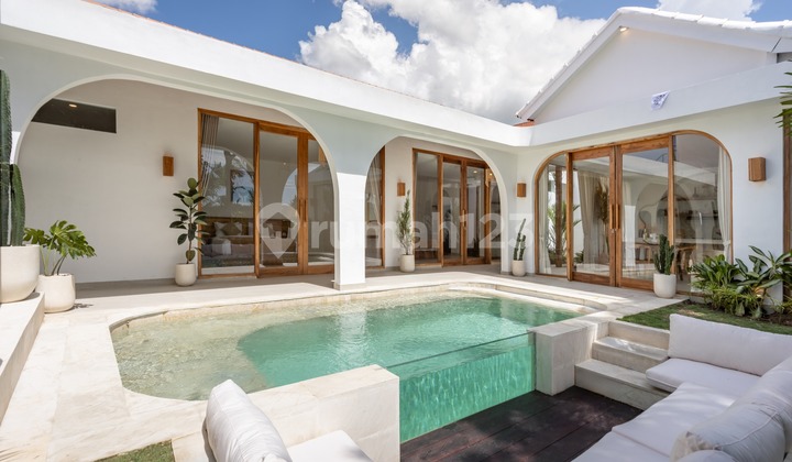 LUXURY MEDITERRANEAN 2 BEDROOM VILLA IN SESEH WITH RICE FIELD VIEW