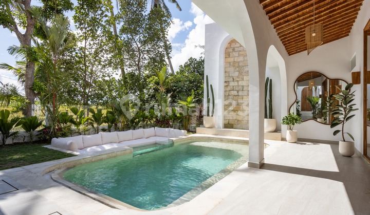 LUXURY MEDITERRANEAN 2 BEDROOM VILLA IN SESEH WITH RICE FIELD VIEW