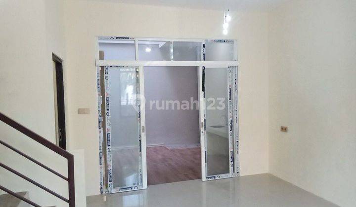 Rumah di Jalan Keputih Permai Perumahan Surabaya Timur, Surabaya 4