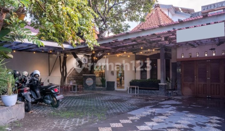 TRUNOJOYO House Surabaya, City Center, near Tunjungan Plaza, Siola