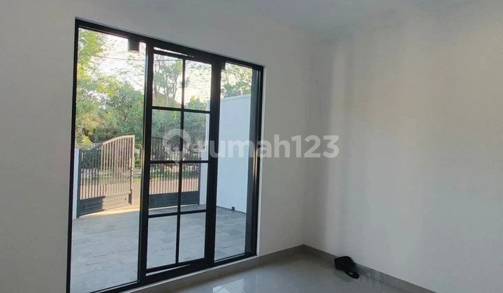 Ready Hook House, Rungkut Asri Utara, SHM Certificate, Near Merr, UPN Campus. 2