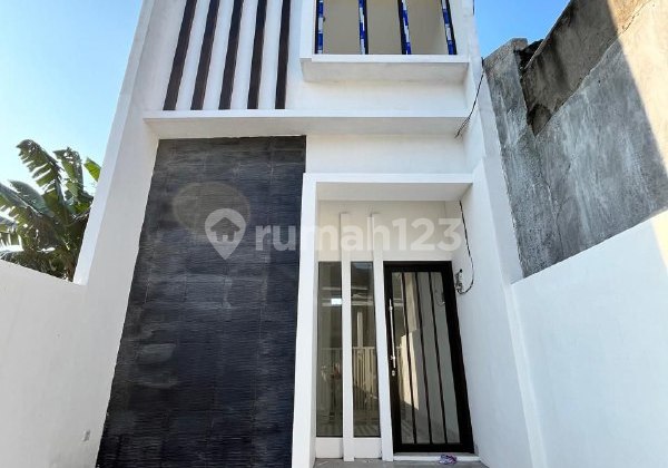 Rumah 2 Lantai Jelidro dekat terminal Manukan, Surabaya Barat  2