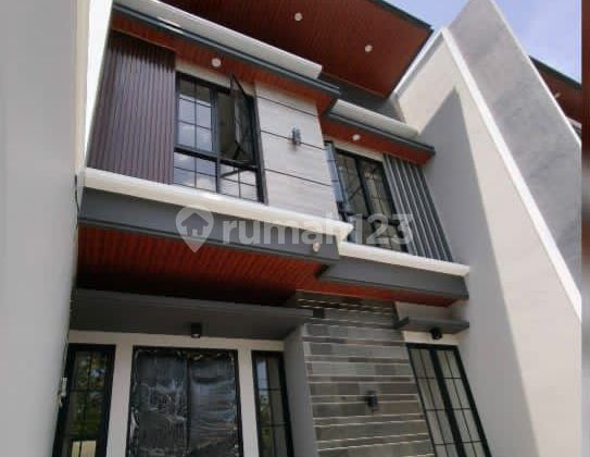 Galaxy Bumi Permai Araya 2 House, Near Merr Galaxy Mall, Its