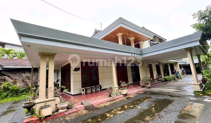 Rumah Jalan Dr Cipto Malang Dekat Kampus Unbra, Araya