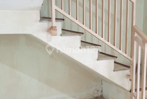 For Rent 2-Story House on Raya Babatan Pratama, Near Citraland