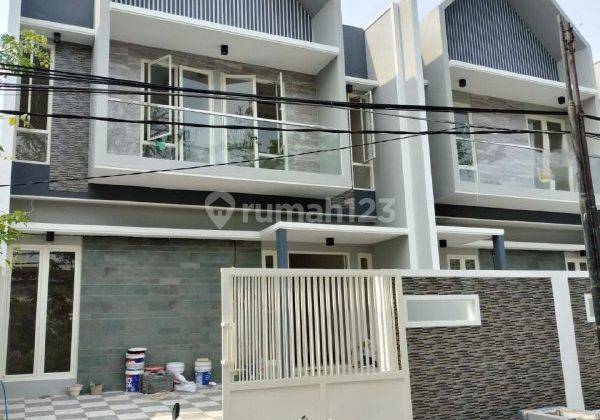 Rumah Gress 2Lt di Jln Utama Komplek Manyar Tirtomoyo Double Way 1