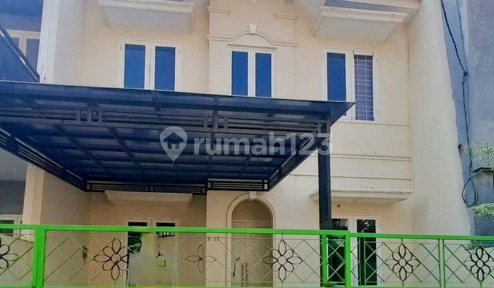 Graha Indah House Surabaya, Near Injoko Office Building, Toll Road, Police Headquarters Graha Indah House Surabaya, Near Injoko Office Building, Toll Road, Police Headquarters