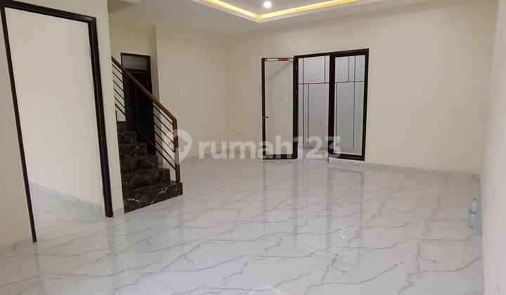 New House in North Mulyosari, Near Merr, ITS Campus, Galaxy Mall