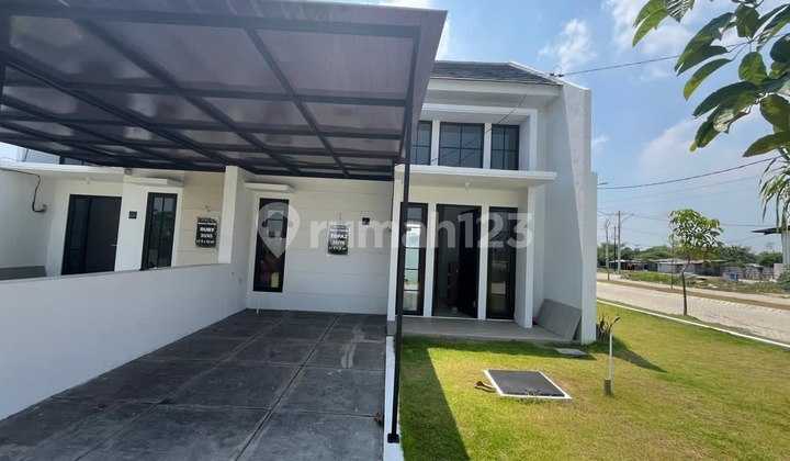 Gresik Kota Mas House, Provincial Road, Near Klbm Toll Road Gresik Kota Mas House, Provincial Road, Near Klbm Toll Road