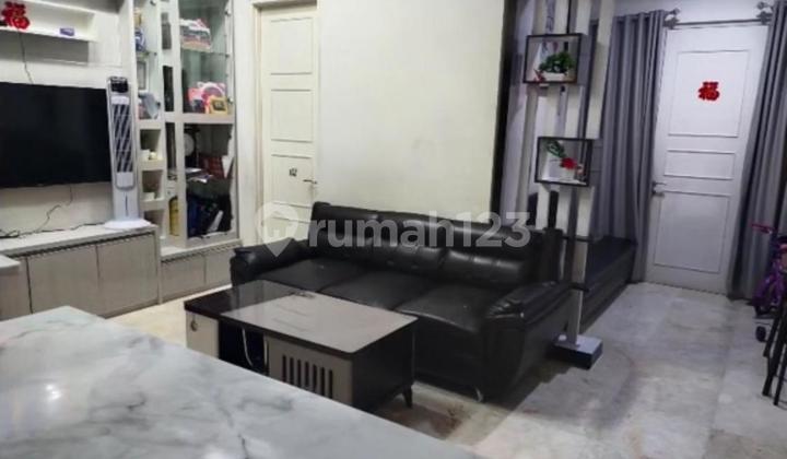 Rumah 2 Lantai  di Cluster Paris Ciputat 