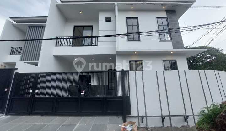 For Sale Galaxy Bumi Permai Surabaya Hook House on Boulevard Main Twin Road