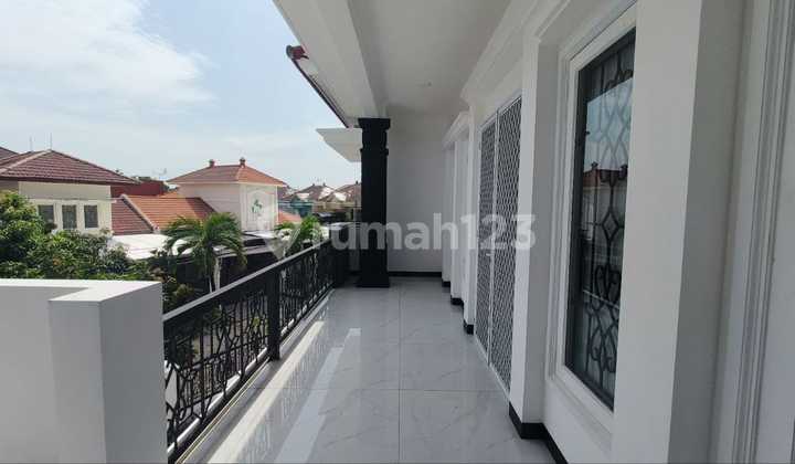 Dijual Rumah Full Renovasi Mulyosari Surabaya Semi Furnish 2