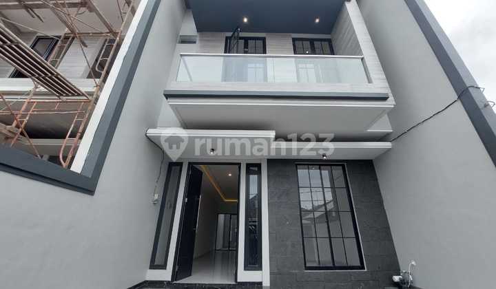 Dijual Rumah Manyar Surabaya Tengah Kota 1