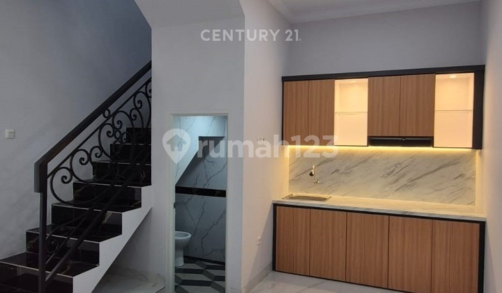 Dijual Rumah Strategis Harga Menarik di Jakarta Selatan 2