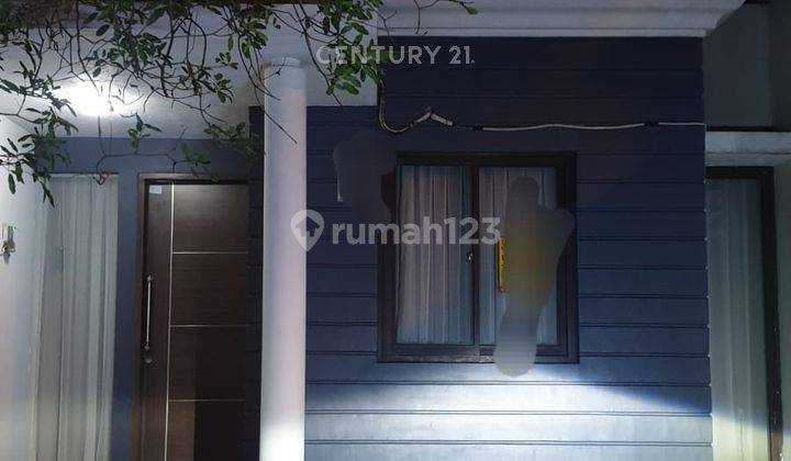 tampak depan dijual rumah bagus siap huni
