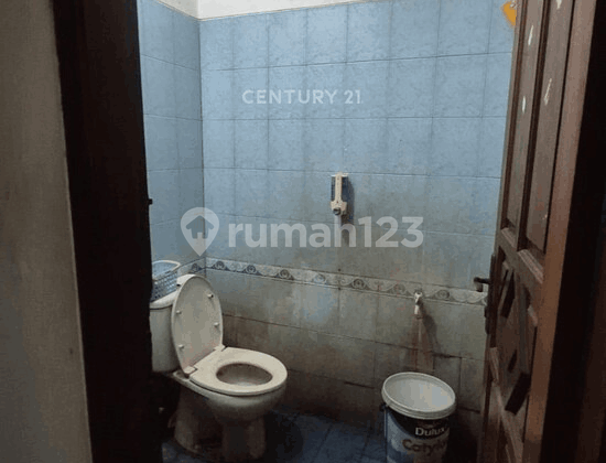 For Sale: Strategic 2-Unit Connected Shop House Near Bintaro Sector 3 2