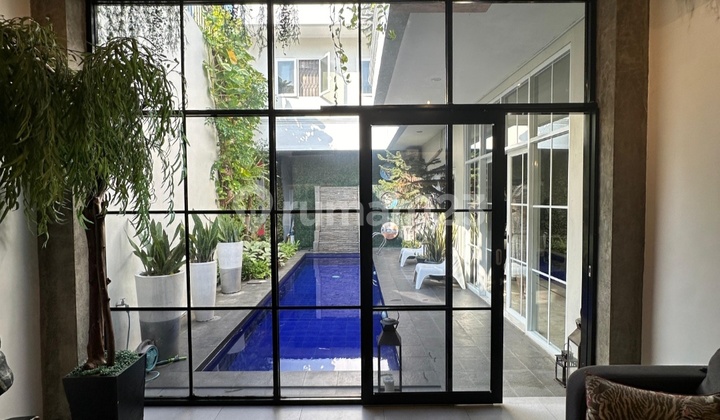 Rumah Mewah Swimming Pool Fully Furnish Termurah Di Kebayoran Baru