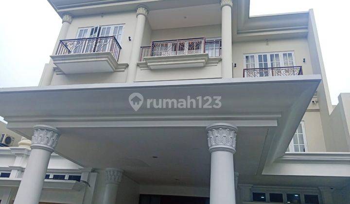 Dijual Rumah Bagus siap huni ada kolam renang di Pegangsaan, Menteng Jakarta Pusat 1
