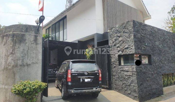 Rumah Modern Minimalis Besar Bagus dan Asri di Bintaro 1