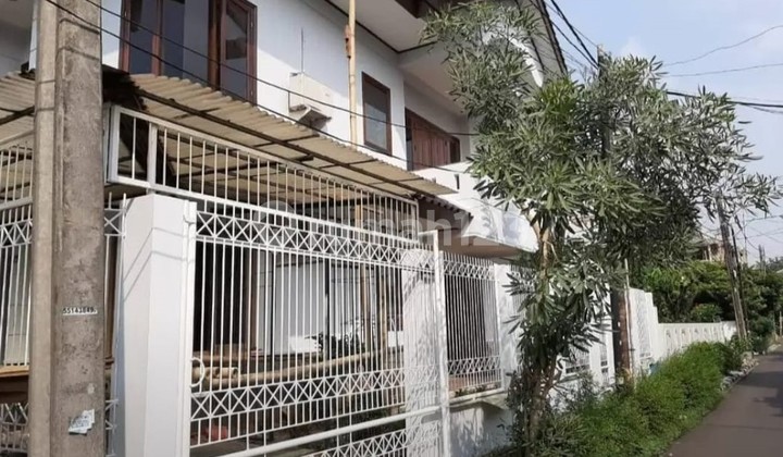 Beautiful House for Sale in Puloasem Area, East Jakarta 2