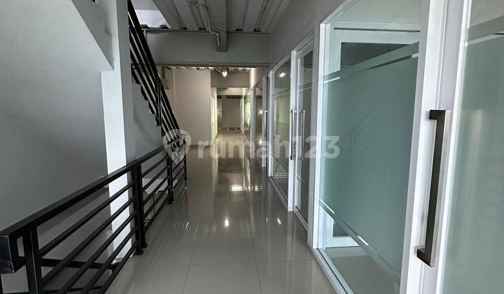 Ready-to-Use Building in Gajah Mada Hayam Wuruk, Highly Strategic