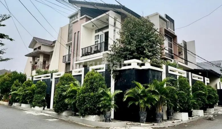 Rumah Modern Bagus Mewah di Komplek Pulomas