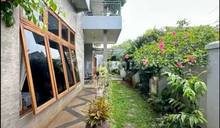 A Beautiful and Serene Modern House in Warung Buncit 2