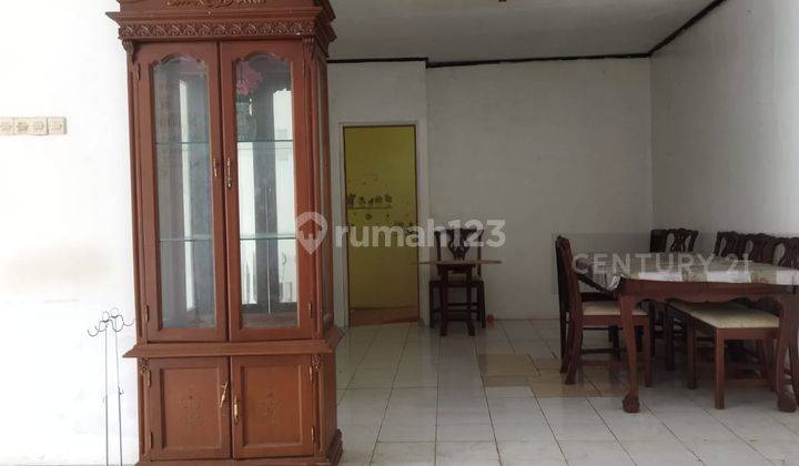 Rumah 2 Lantai Terawat, Tenang & Asri Di Kemayoran 2