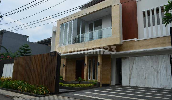 Dijual Rumah Mewah Ada Kolam Renang di Cilandak 1